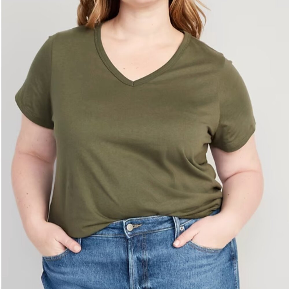 NWT Old Navy Everywhere V-Neck T-Shirt, Size 3XL